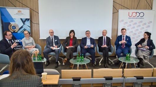 Wszyscy biorący udział w konferencji