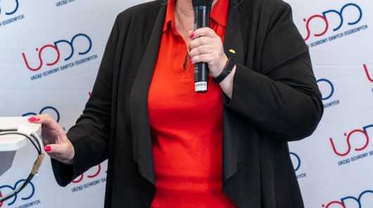 Zdjęcie przedstawiające Beatę Ostrowską, Przewodnicząca Sektorowej Rady ds. Kompetencji Informatyka, Wiceprzewodnicząca Sektorowej Rady ds. Kompetencji Telekomunikacja i Cyberbepieczeństwo