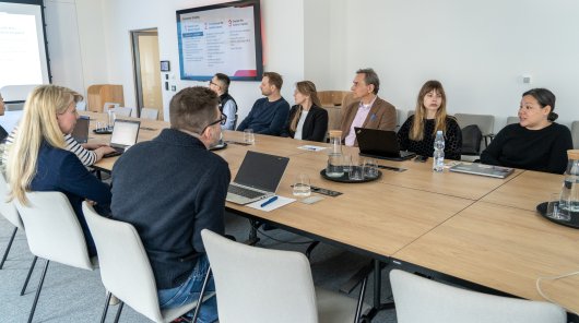 Zdęcie ze spotkania przedstawicieli UODO z przedstawicielami IAB Polska oraz IAB TECH LAB