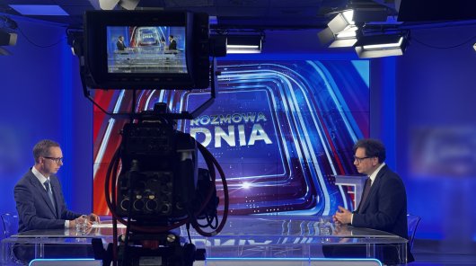 zdjęcie przedtawiające wywiad w TVP 3 do programu Gość Dnia, rozmawiał Prezes UODO Mirosław Wróblewski