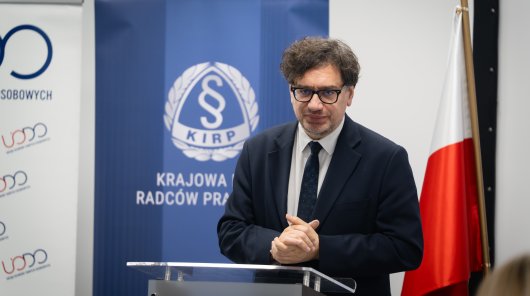 zdjęcie z 11 czerwca 2026 r., gdzie w siedzibie Urzędu Ochrony Danych Osobowych odbyło się uroczyste wręczenie nagród laureatom XIV edycji konkursu na esej dla studentów prawa i administracji.