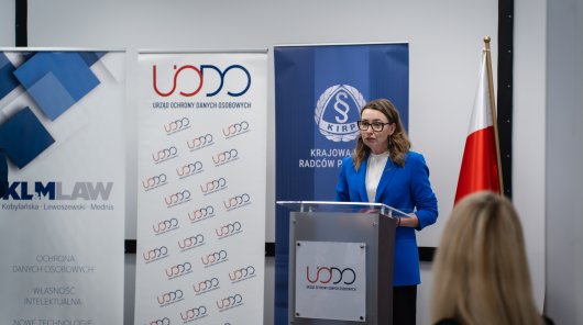 zdjęcie z 11 czerwca 2026 r., gdzie w siedzibie Urzędu Ochrony Danych Osobowych odbyło się uroczyste wręczenie nagród laureatom XIV edycji konkursu na esej dla studentów prawa i administracji.