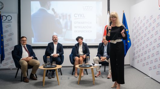 zdjęcie "Sztuczna inteligencja a prawo" – to tytuł trzeciego już trzeciego wykładu w ramach Cyklu Otwartych Wykładów Eksperckich organizowanych przez Urząd Ochrony Danych Osobowych