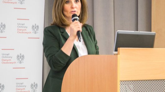 Dr Edyta Bielak-Jomaa, Prezes UODO przemawia podczas inauguracji IX edycji programu "Twoje dane - Twoja sprawa" 